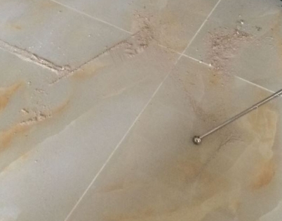 新罗瓷砖空鼓维修公司分享粘合剂选择不当在瓷砖铺贴过程中可能导致以下问题