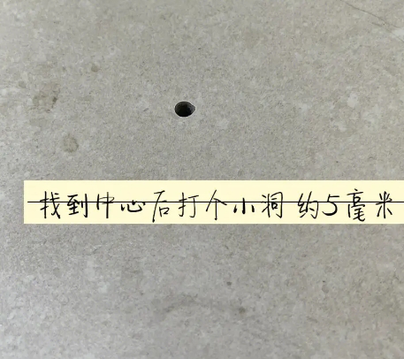 新罗瓷砖空鼓维修公司专业解答在瓷砖铺贴过程中，如果砂料搅拌不均匀，将会带来以下问题